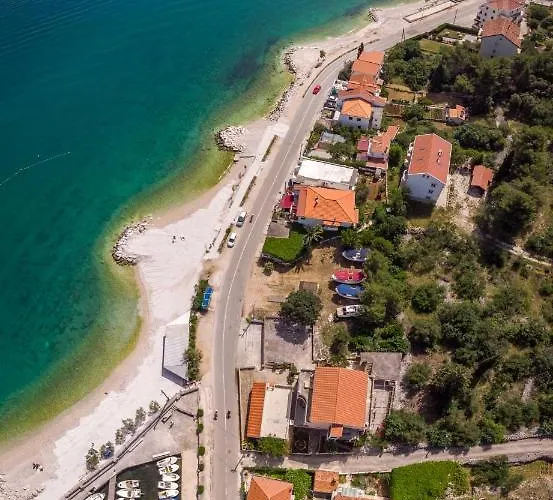 Апартаменти Batela